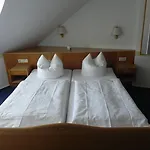 Zur Eldenburg 3*
