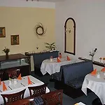 Zur Eldenburg Hotel 3*