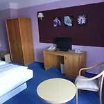 Zur Eldenburg 3*