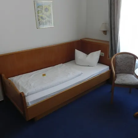 Zur Eldenburg 3*
