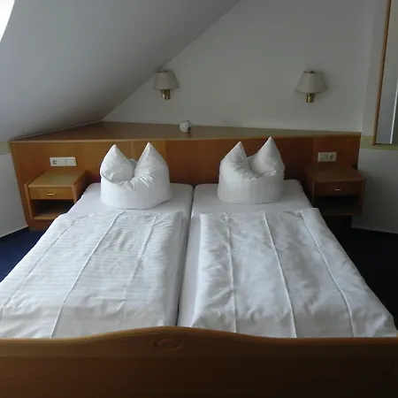 Zur Eldenburg 3*