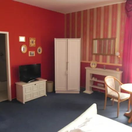 Zur Eldenburg 3*