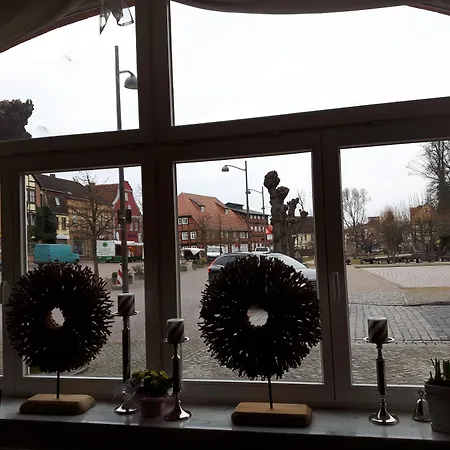 Zur Eldenburg 3*