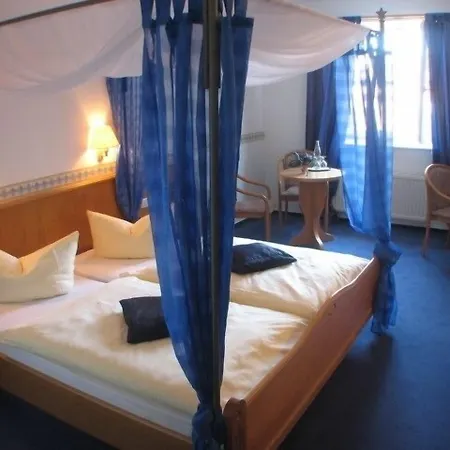Zur Eldenburg Otel 3*