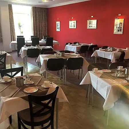 Zur Eldenburg 3*