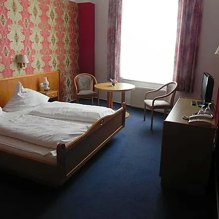Zur Eldenburg Hotel 3*