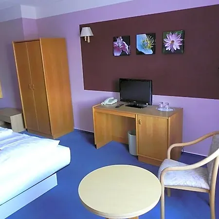 Zur Eldenburg 3*