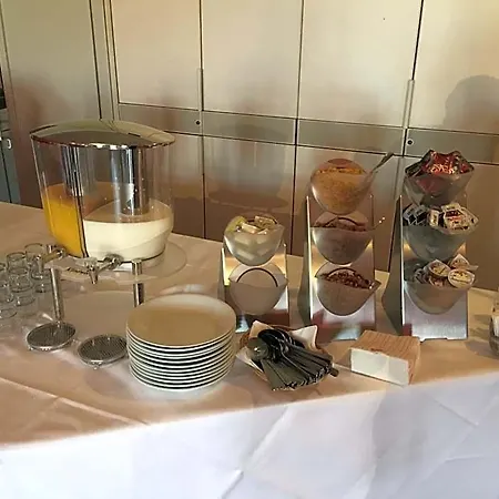 Zur Eldenburg Hotel 3*
