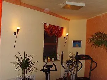 Zur Eldenburg Otel 3*