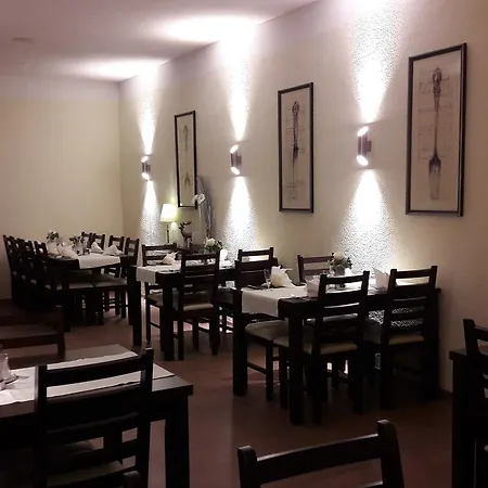 Hotell Zur Eldenburg 3*