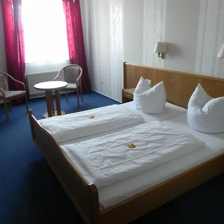 Zur Eldenburg Hotel 3*
