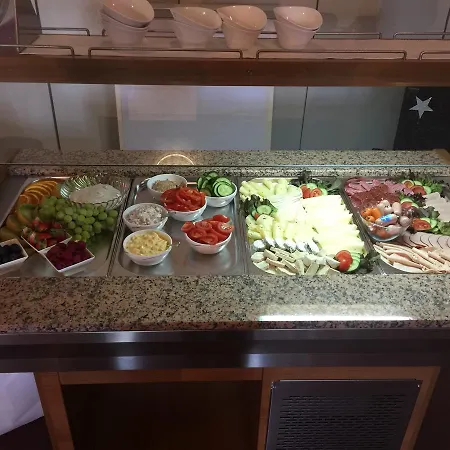 Zur Eldenburg Otel 3*