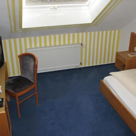 Zur Eldenburg 3*